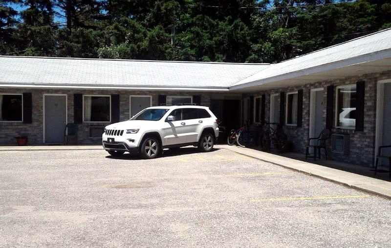 R & R Motel - Photo From Web Listing (newer photo)